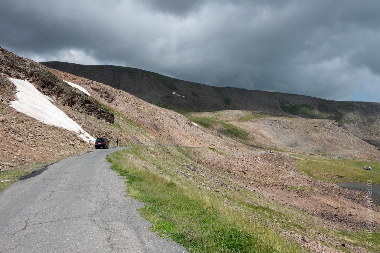 Дорога к озеру Кари, под Арагац