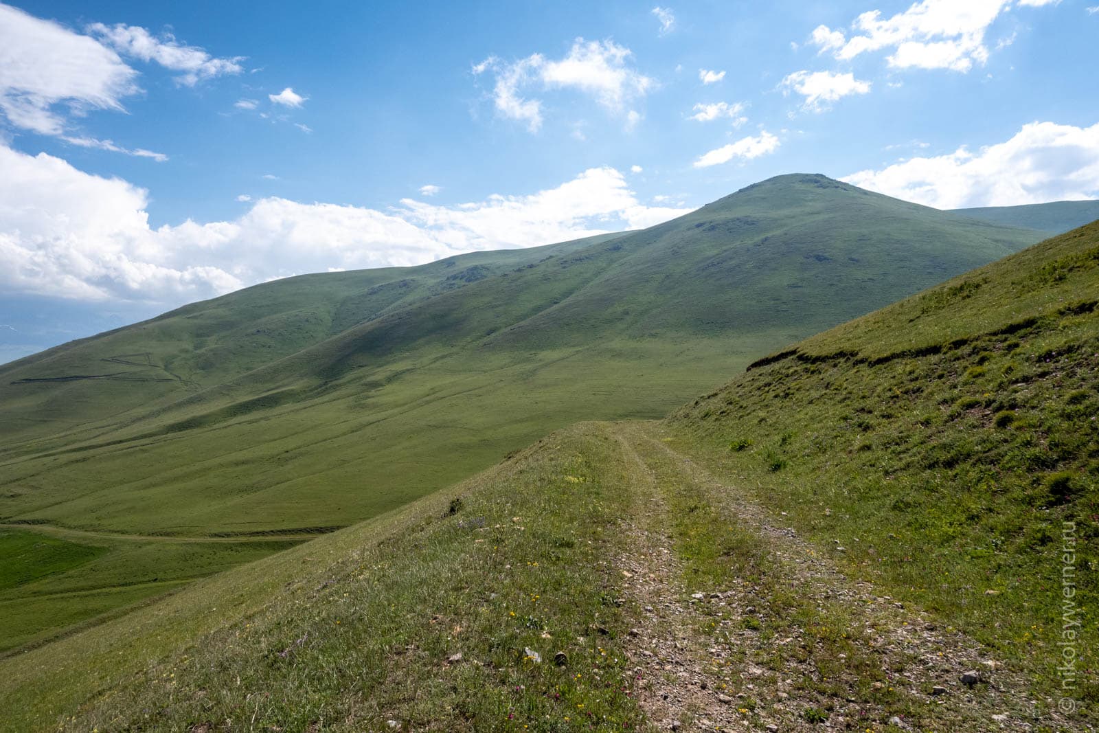 Южный подъём на Спитакский перевал. Фото дороги