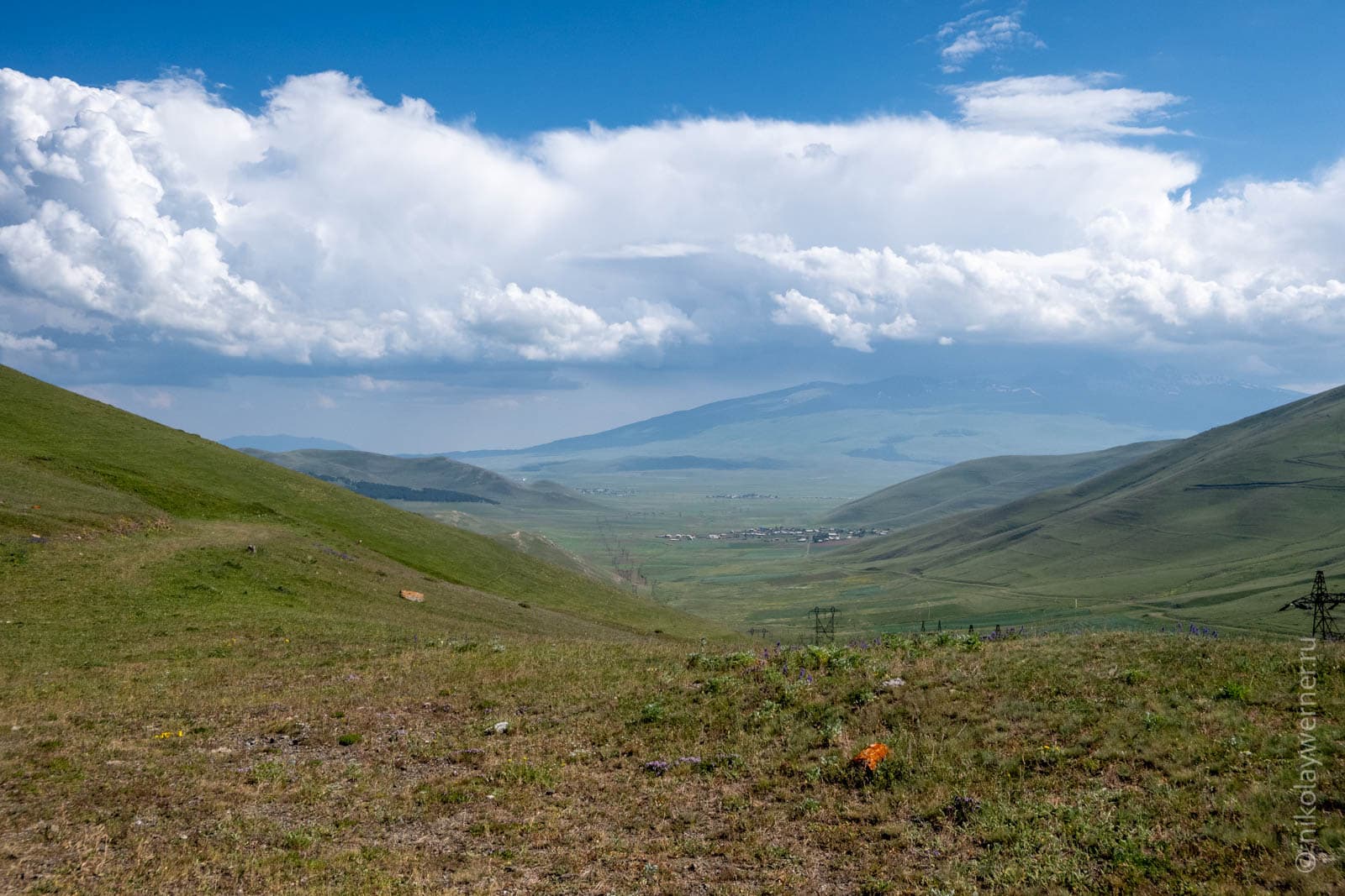 Вид со Спитакского перевала на юг